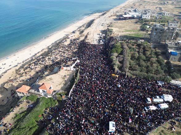 Gazzeliler kuzeye dönmek için Netzarim Koridoru’nda bekliyor
